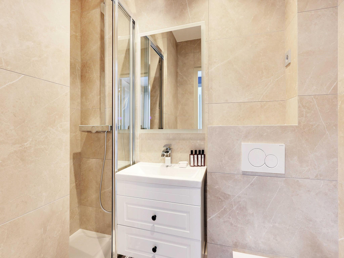 Bathroom 3, Amazing 2BD6P apt with AC - Bastille, Paris