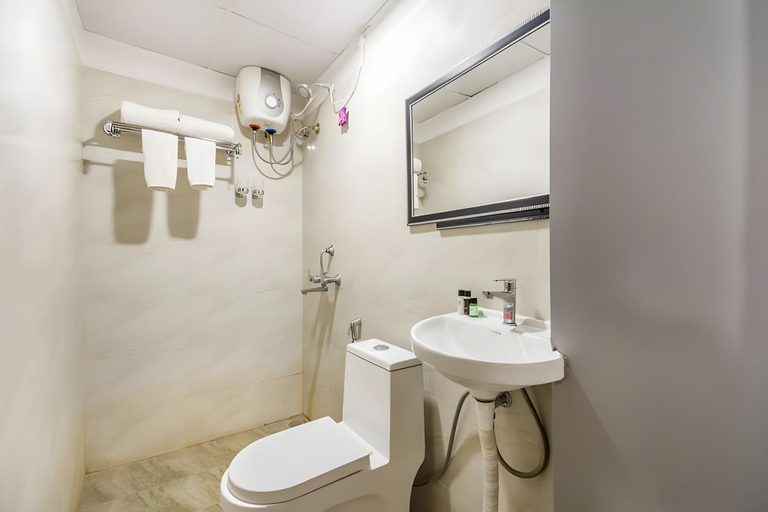 Bathroom 4, La Hometel Hotel - HITECH City Hyderabad, Hyderabad