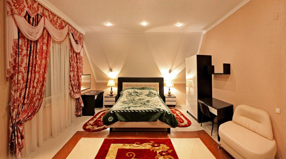 Bedroom, Гранд Алексік, Drohobyts'ka