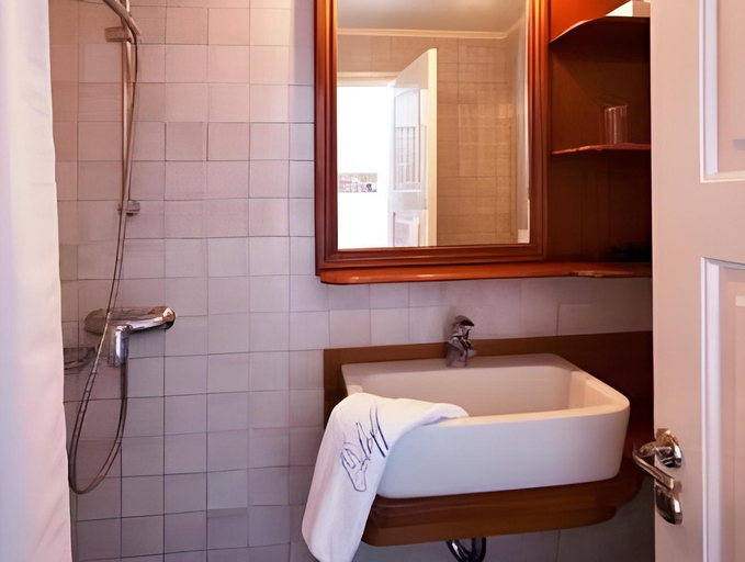 Bathroom 4, Orloff Boutique Hotel, Attica