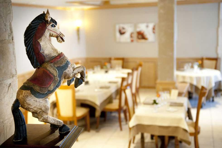 Food & Drinks 3, Logis Le Cheval Rouge, Marne