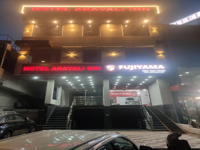 Exterior & Views