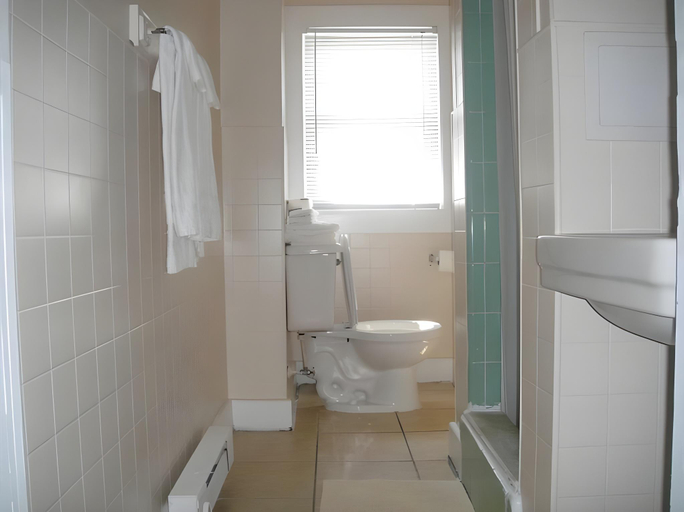 Bathroom 3, Ocean Lodge Hotel South, Worcester