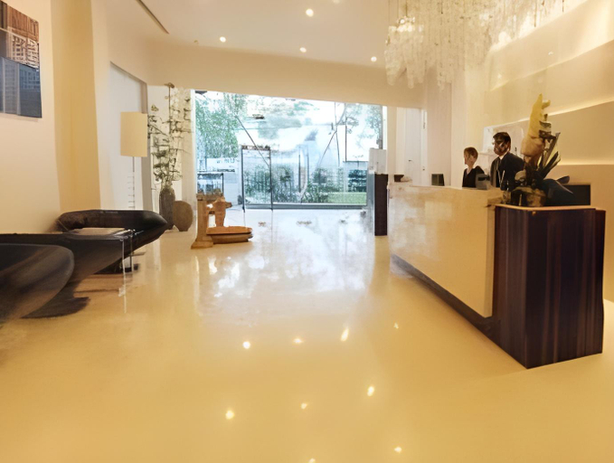 Others 5, Hotel Inner Circle, Hyderabad