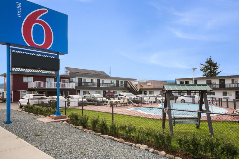 Exterior & Views 2, Motel 6 Cranbrook, BC, East Kootenay