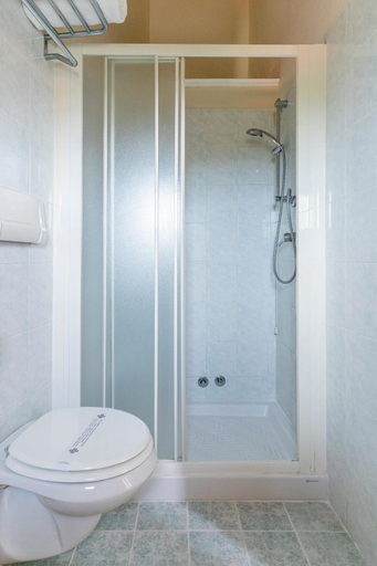 Bathroom 2, Hotel Corallo, Livorno