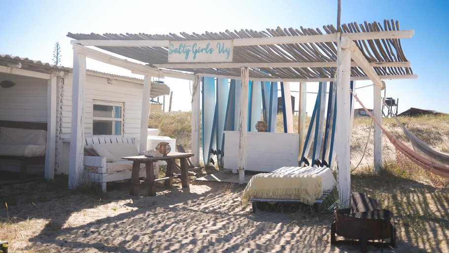 Others 3, Salty House Cabo Polonio, Rocha