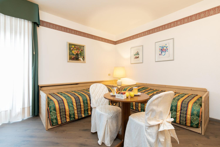 Bedroom 3, G. Hotel Des Alpes (Classic since 1912), Trento