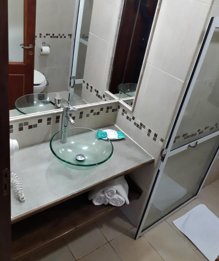 Bathroom 3, Selva de Laurel, Iguazú