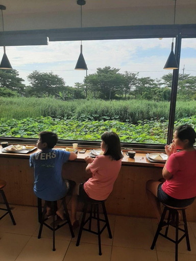 Food & Drinks 5, Waterbirds Family, Yilan