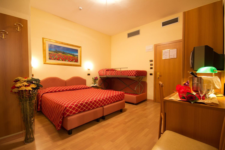 Bedroom 2, Hotel Villa Luca, Siena