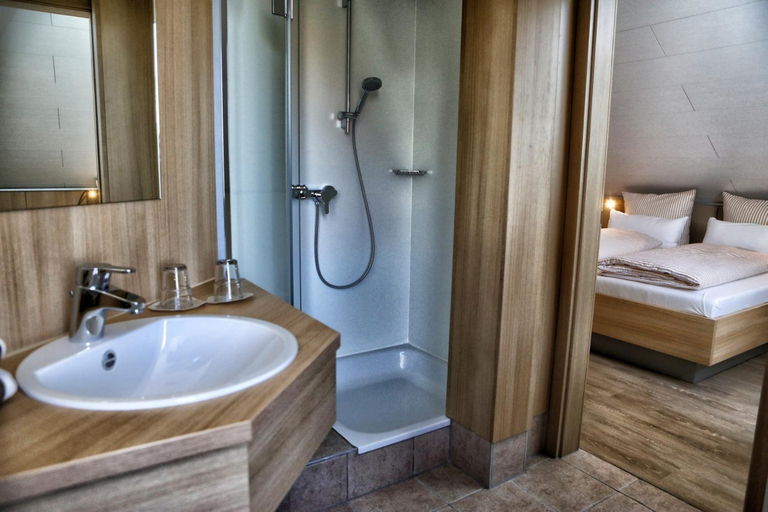 Bathroom 3, Landgasthof zum Hirschen, Rhön-Grabfeld