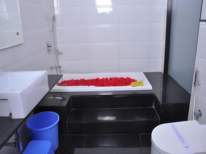Bathroom, Hotel Tanisha Jubilee, Hyderabad