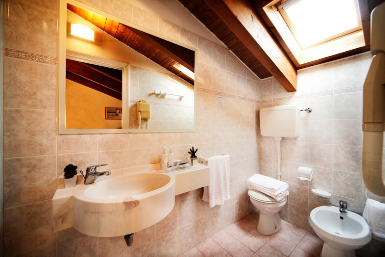 Bathroom 3, Hotel Stella d'Oro, Rimini