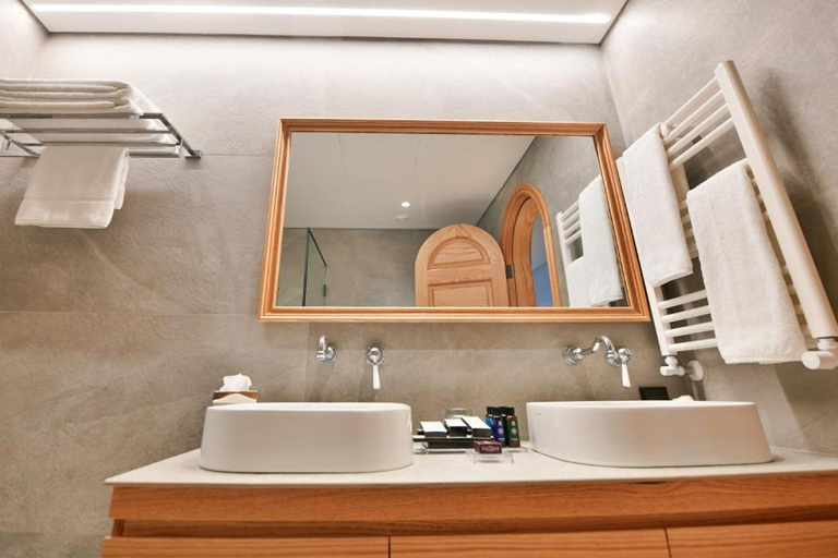 Bathroom 4, KCOR Hotels, Baabda