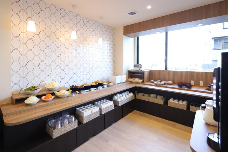 Others 3, Ab Hotel Konan, Konan