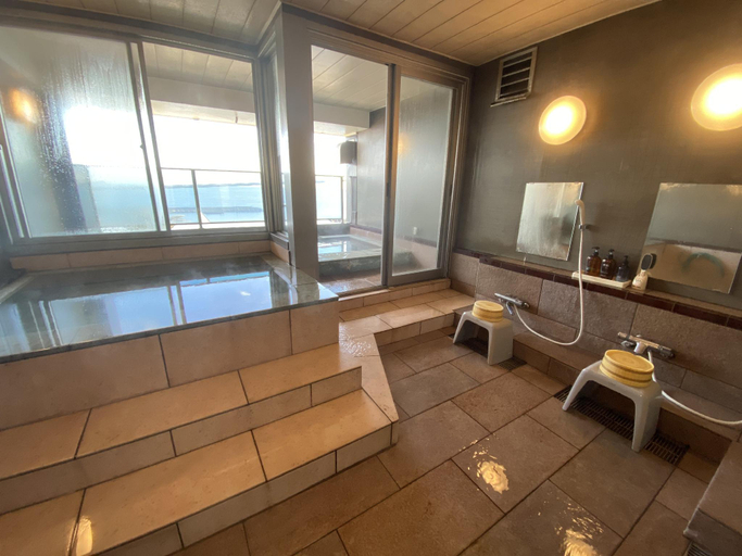 Bathroom 4, Kameya Rakan, Itō