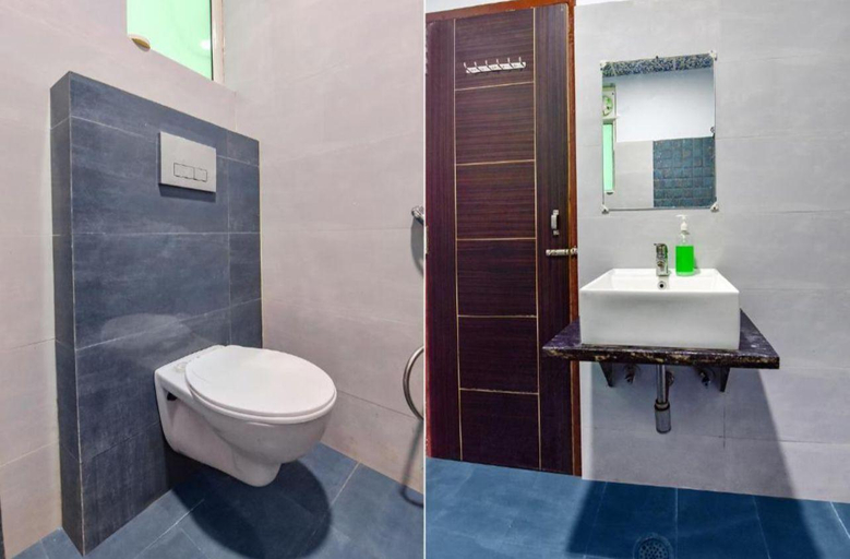 Bathroom 3, Hotel Sarvika, Jaipur