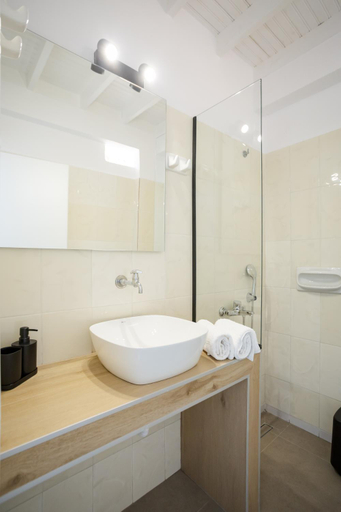 Bathroom 3, Finikas Resort Sfakia - Seaside Rooms, Crete
