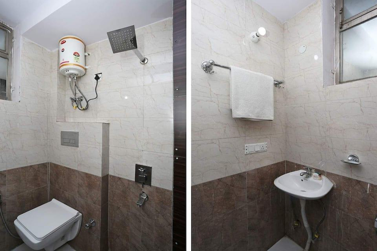 Bathroom 3, Fabhotel Mallikarjun Residency, Hyderabad