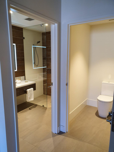 Bathroom 4, Porter's Plainland Hotel, Laidley