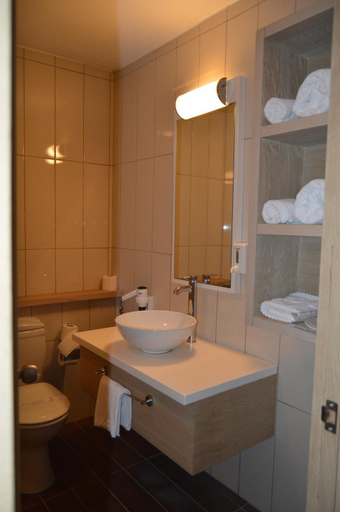 Bathroom 3, Hotel Kale Palace, Gökçeada