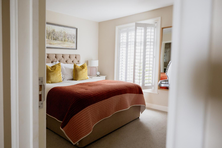 Bedroom 2, White Hart Inn, East Sussex