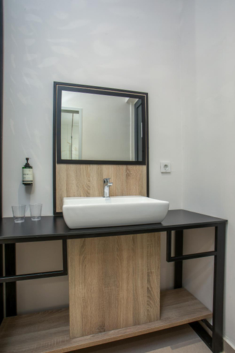 Bathroom 4, Aiora Aqua Resort, South Aegean