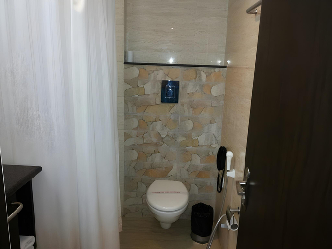 Bathroom 2, Hotel S-57, Jaipur
