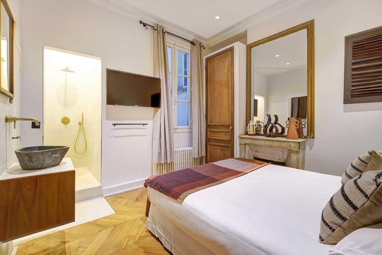 Room 5, Charm and Elegance for 8p/3br - Grands Boulevards, Paris