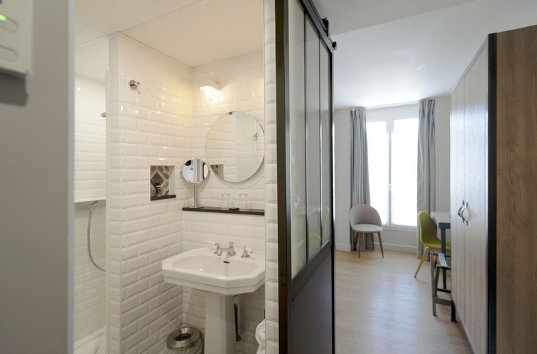 Bathroom 5, Hotel Litteraire Marcel Ayme, BW Premier Collection, Paris