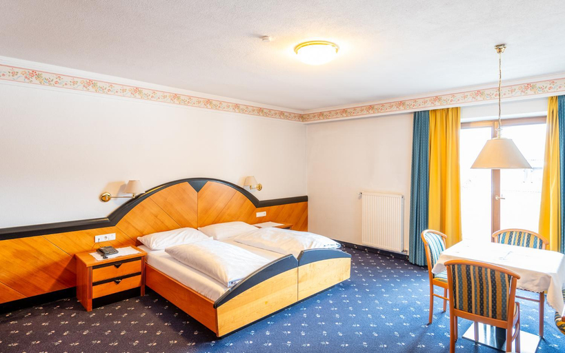 Bedroom 2, Hotel Reipertingerhof, Bolzano