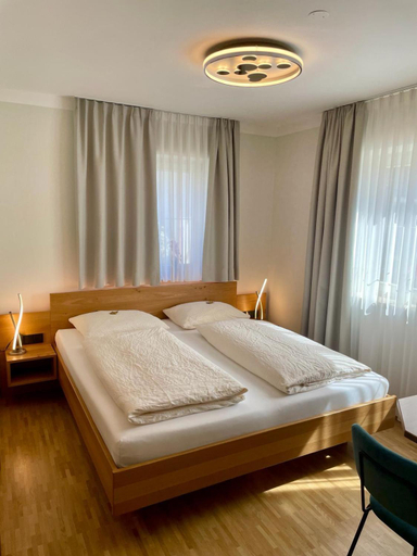 Bedroom 2, Brauerei und Gasthof zum Engel, Günzburg