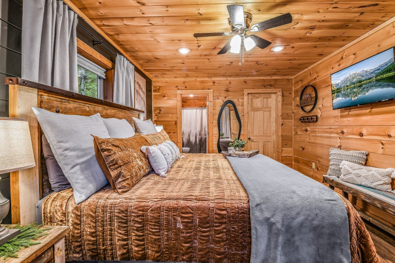 Bedroom 2, Creekside On The Bluff 2 Bedroom Cabin by RedAwning, Sevier