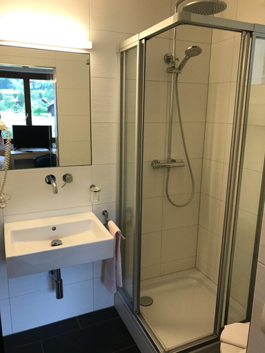 Bathroom 4, Hotel Both, Bludenz
