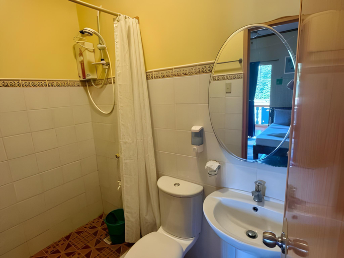 Bathroom 3, OCEAN BREEZE INN, Malay