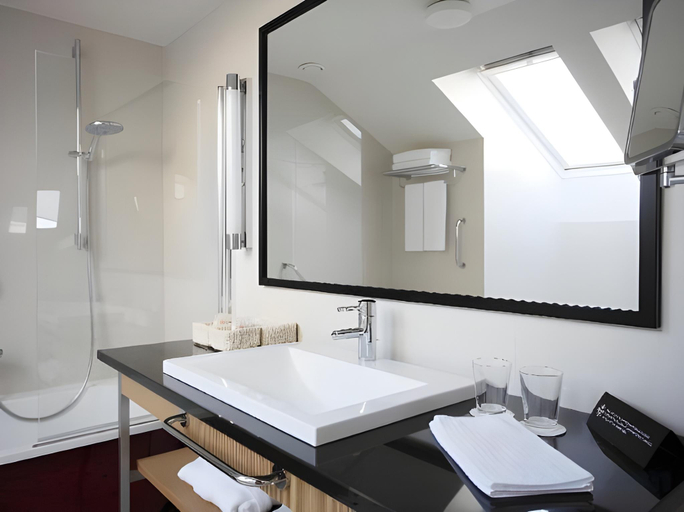 Bathroom 5, Neiburgs Hotel, Riga