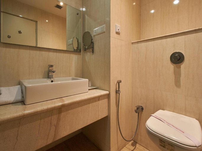 Bathroom 2, Royal Reve Hotel, Hyderabad