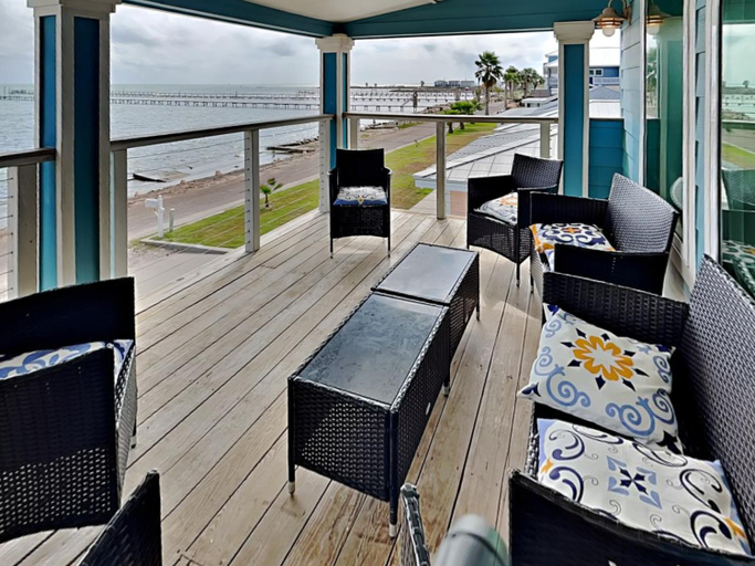 Food & Drinks, Best Little Orr House by Miss Kitty’s, Aransas