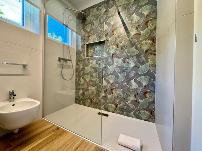 Bathroom 2, Adige Apartments, Trento