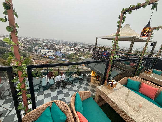 Food & Drinks 4, Hotel Grand Sky, Jaipur