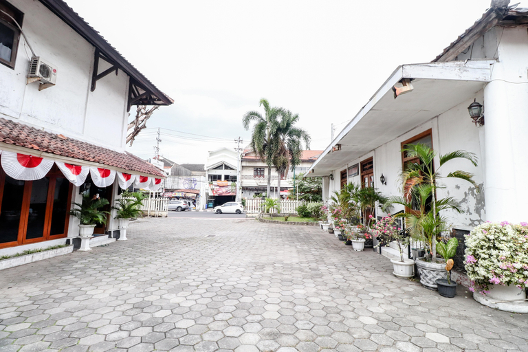 Exterior & Views 2, Hotel Limaran 1, Yogyakarta