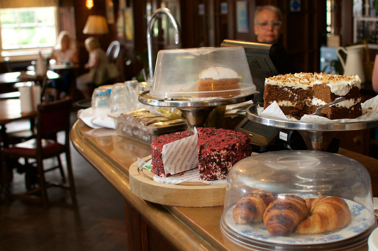 Food & Drinks 5, Crown Hotel, Dorset