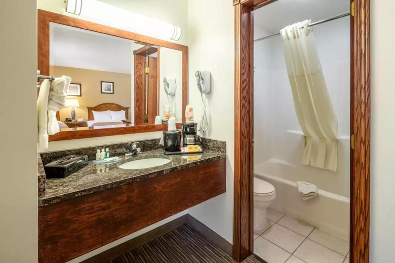Bathroom 4, Quality Inn Keystone near Mount Rushmore, Pennington