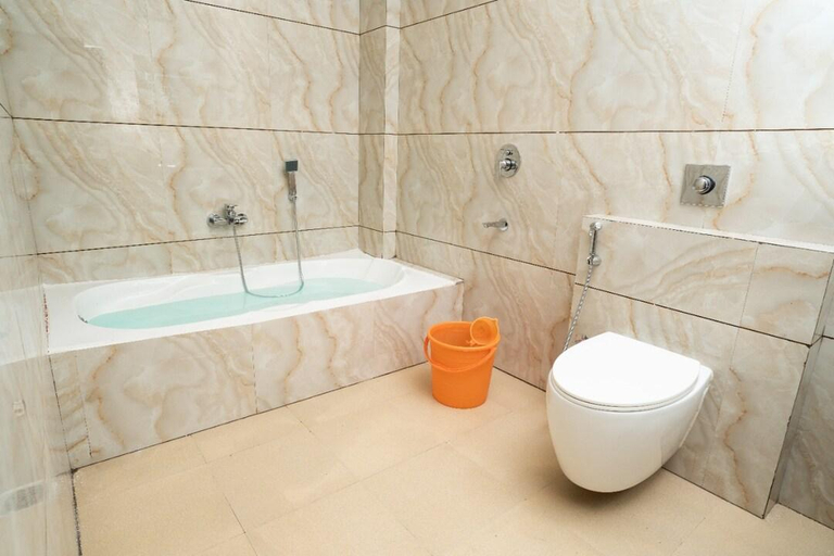 Bathroom 3, Hotel Maya Palace, Bhopal