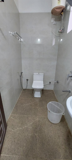 Bathroom 3, Golden Premier Luxury Hotel near SR Nagar, Ranga Reddy