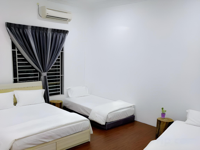 Bedroom 2, Mersing Maple Villa, Mersing
