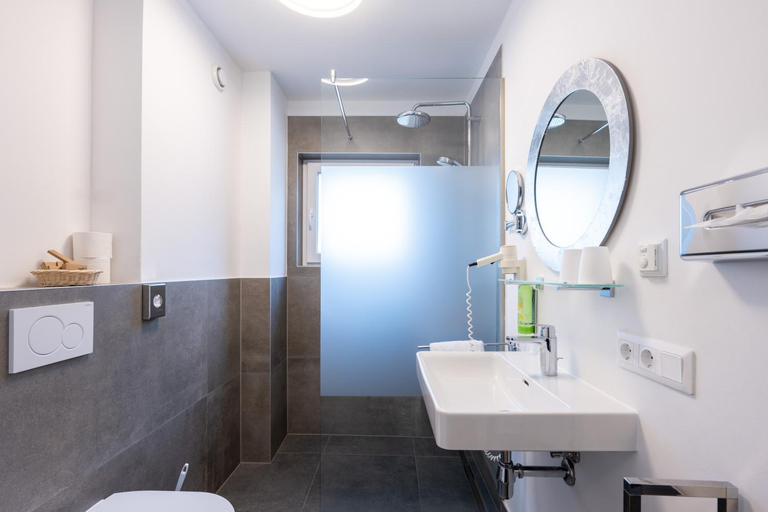Bathroom 5, Hotel Almrausch, Spittal an der Drau