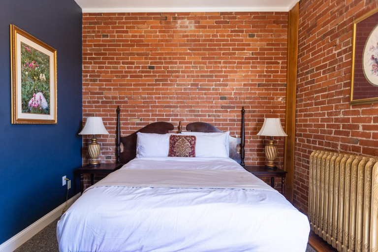 Bedroom 3, Victor Hotel, Teller