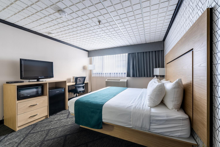 Bedroom 2, Westmark Whitehorse Hotel and Conference Center, Yukon
